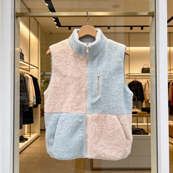 Finesse Sherpa Vest - Picture 5 of 8